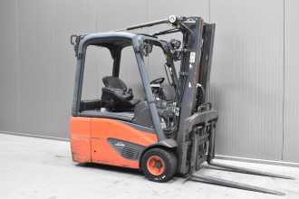 Muletto usato LINDE E 18 - 02 /58691/ ELEKTRO DREIRADFRONTSTAPLER (13074752) backdrop