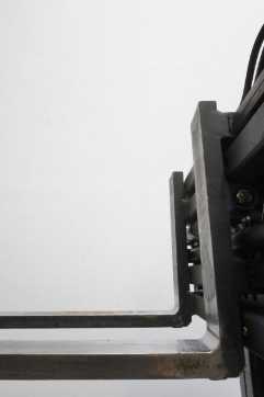 Muletto usato LINDE E 18 EVO 386-02 ELEKTRO DREIRADFRONTSTAPLER (13069101)