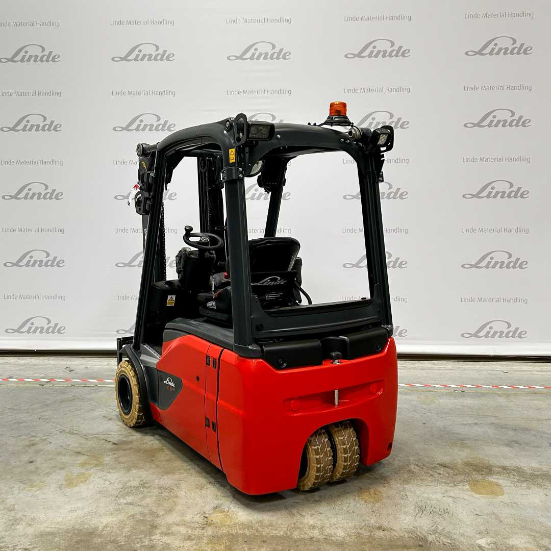 Muletto usato LINDE E 18 EVO ELEKTRO DREIRADFRONTSTAPLER (13073557)