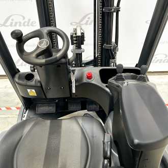 Muletto usato LINDE E 18 EVO ELEKTRO DREIRADFRONTSTAPLER (13073557)