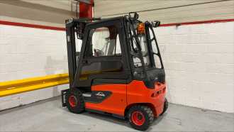 Muletto usato LINDE E 25 : 2.5t ELEKTRO VIERRADFRONTSTAPLER (13074685)