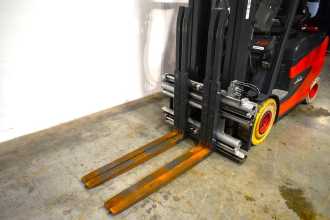 Muletto usato LINDE E 25/600 H 387 ELEKTRO VIERRADFRONTSTAPLER (13041486)