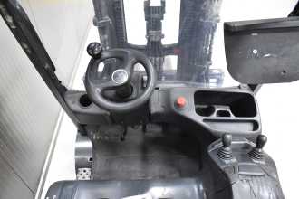 Muletto usato LINDE E 25 L - 01 /58841/ ELEKTRO VIERRADFRONTSTAPLER (13066429)