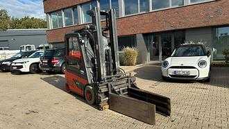 Muletto usato LINDE E 25L-01 - Triplex - 4.962 Stunden ELEKTRO VIERRADFRONTSTAPLER (13074313)