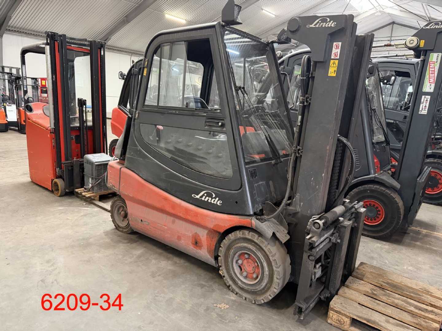 Muletto usato LINDE E 30 02 ELEKTRO VIERRADFRONTSTAPLER (13064915)