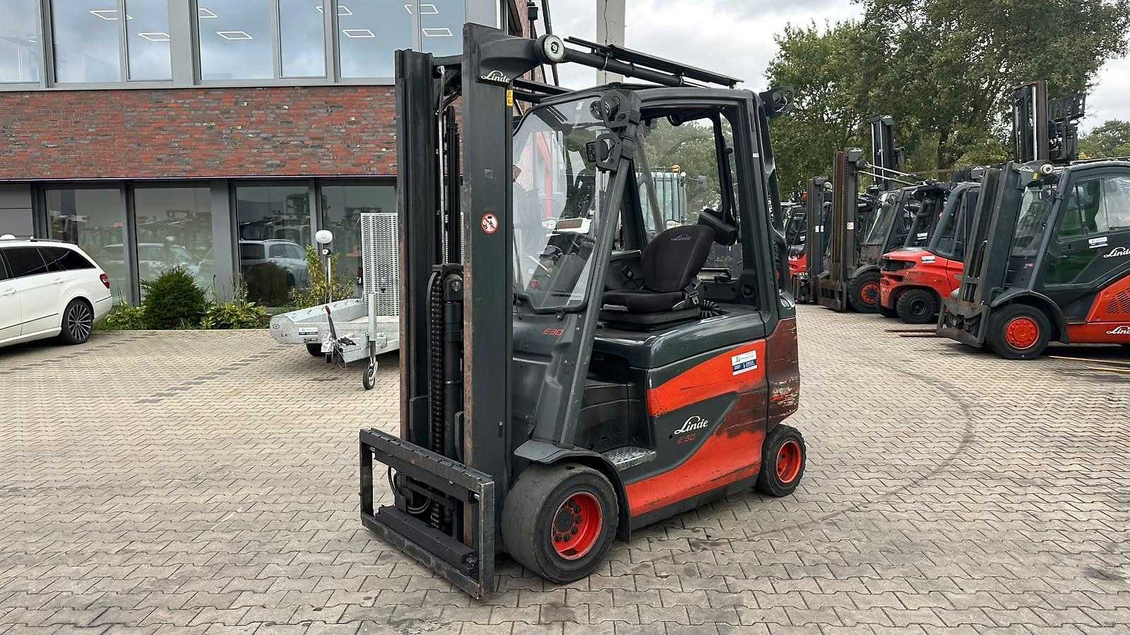 Muletto usato LINDE E 30 H -01 600 ELEKTRO VIERRADFRONTSTAPLER (13075620)