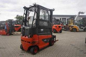 Muletto usato LINDE E 30H-01/600 - 2018er ELEKTRO VIERRADFRONTSTAPLER (13066173)