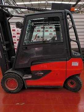 Muletto usato LINDE E 35/600 H ELEKTRO VIERRADFRONTSTAPLER (13023739) backdrop