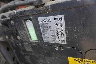 Muletto usato LINDE E 40HL-01/600 - Triplex ELEKTRO VIERRADFRONTSTAPLER (13060169)