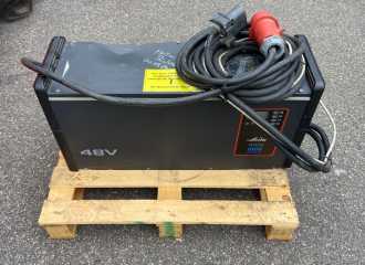 Muletto usato LINDE E14-02 ELEKTRO DREIRADFRONTSTAPLER (13071694)