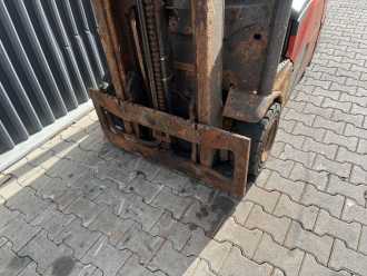 Muletto usato LINDE E16-01 ELEKTRO DREIRADFRONTSTAPLER (13069214)