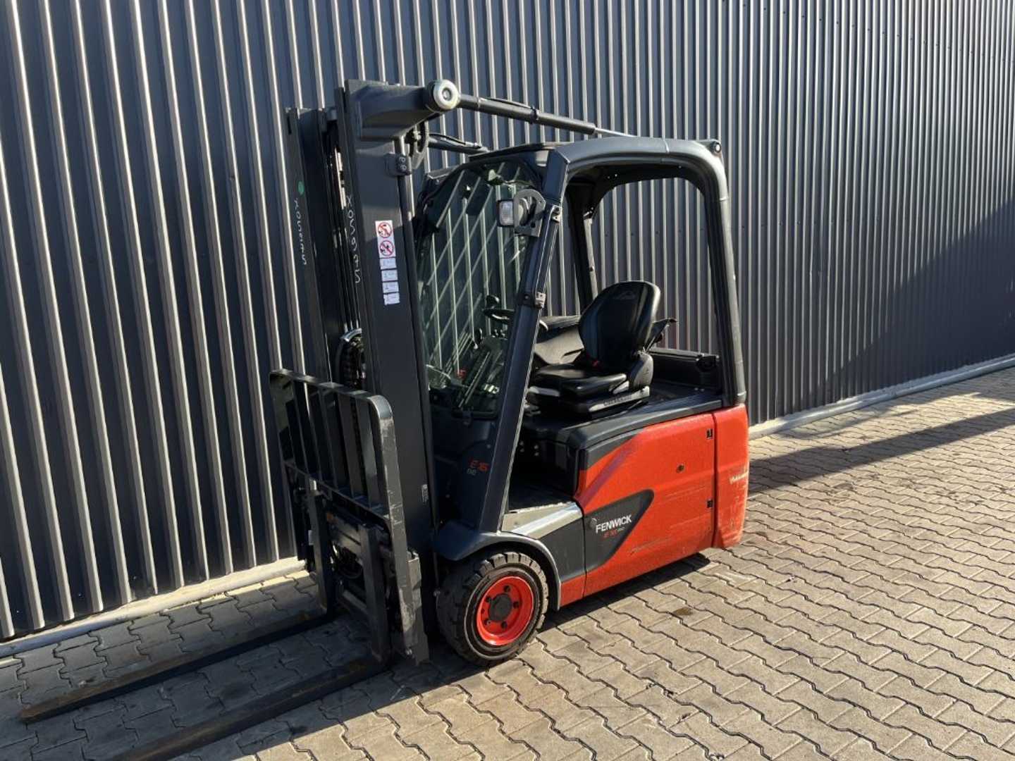 Muletto usato LINDE E16-02 ELEKTRO DREIRADFRONTSTAPLER (13075957)
