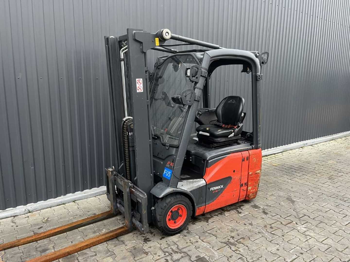 Muletto usato LINDE E16C-02 ELEKTRO DREIRADFRONTSTAPLER (13004564)