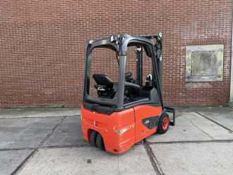 Muletto usato LINDE E16C-02 ELEKTRO DREIRADFRONTSTAPLER (13074241)