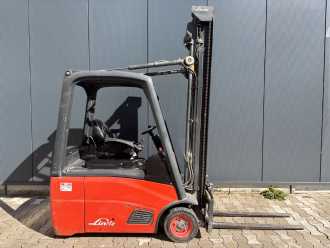 Muletto usato LINDE E16P-02 ELEKTRO DREIRADFRONTSTAPLER (13069412)