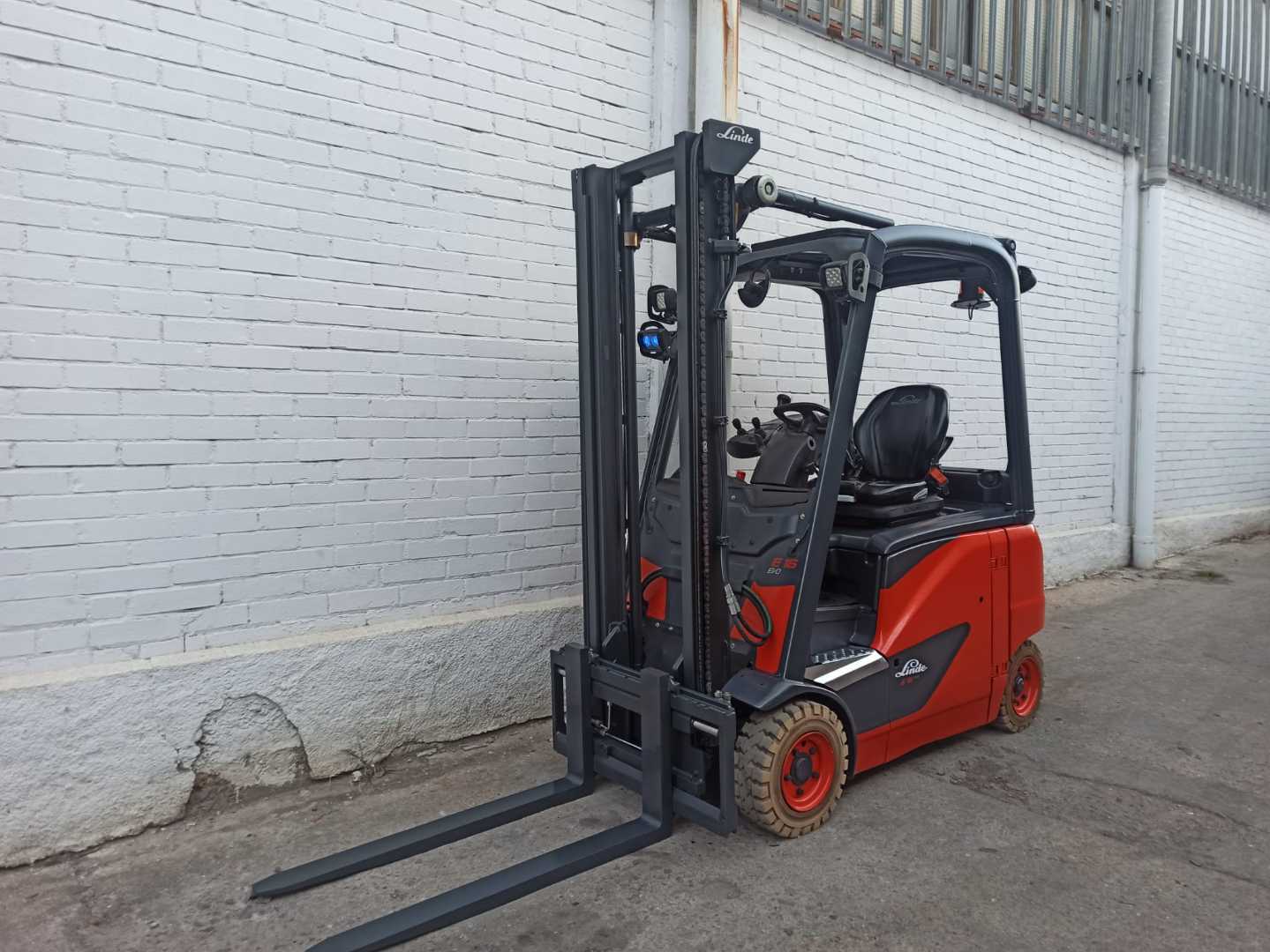 Muletto usato LINDE E16PH EVO ELEKTRO VIERRADFRONTSTAPLER (13067309)