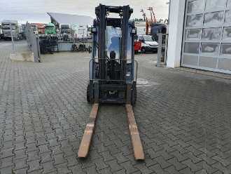 Muletto usato LINDE E18 - 01 / Triplex: 4.50m! / SS / nur 5.672h! ELEKTRO VIERRADFRONTSTAPLER (13024702)