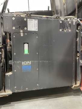 Muletto usato LINDE E18-02-383-LI-ION ELEKTRO DREIRADFRONTSTAPLER (13047878)