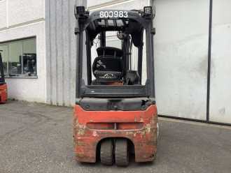 Muletto usato LINDE E20L-02 ELEKTRO DREIRADFRONTSTAPLER (12950608)