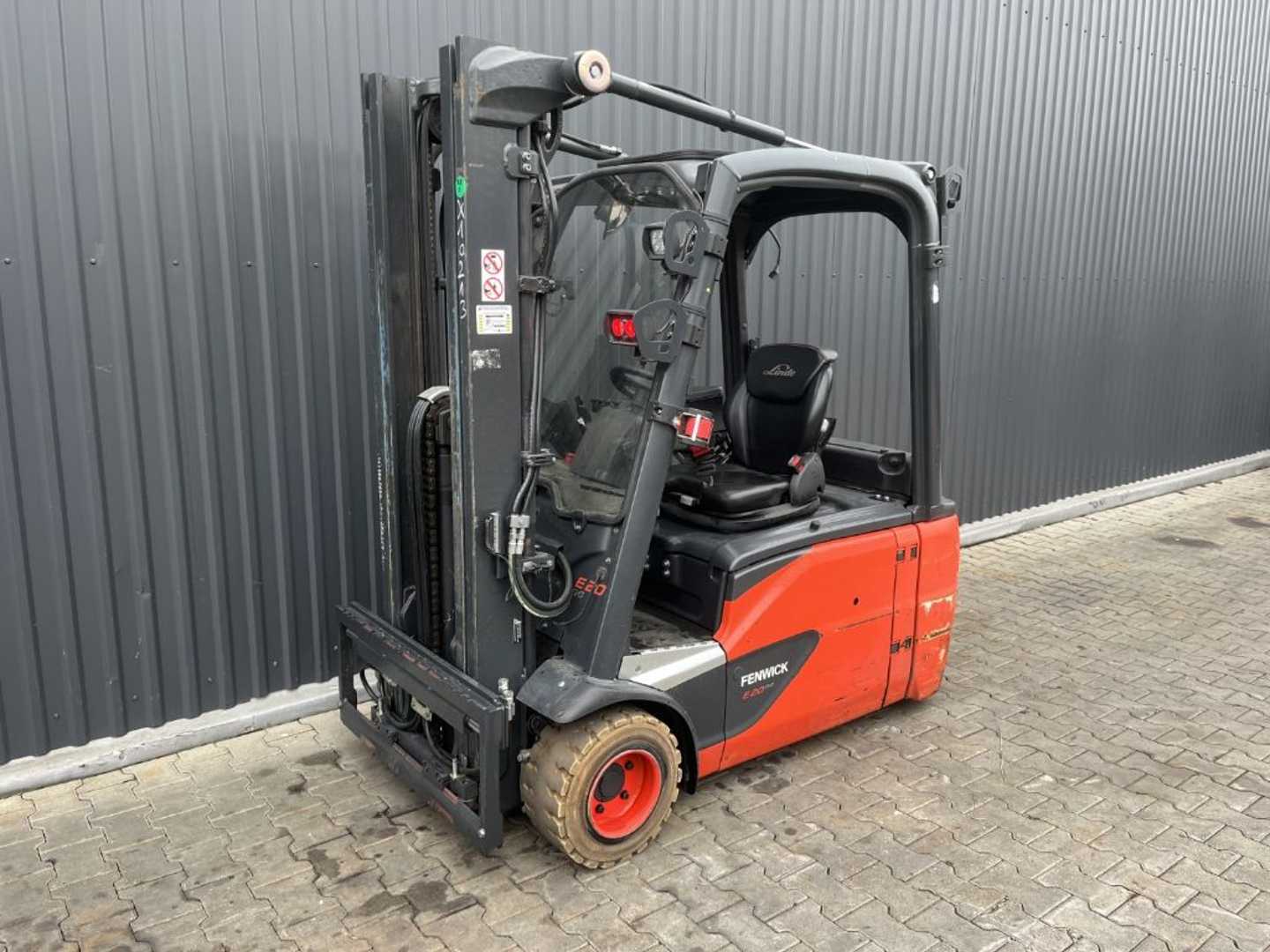 Muletto usato LINDE E20L-02 ELEKTRO DREIRADFRONTSTAPLER (13074868)