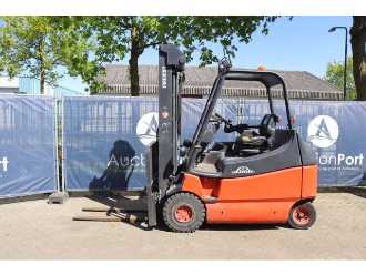 Muletto usato LINDE E25/600-02 ELEKTRO VIERRADFRONTSTAPLER (13041360)