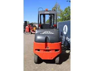 Muletto usato LINDE E25/600-02 ELEKTRO VIERRADFRONTSTAPLER (13041360)