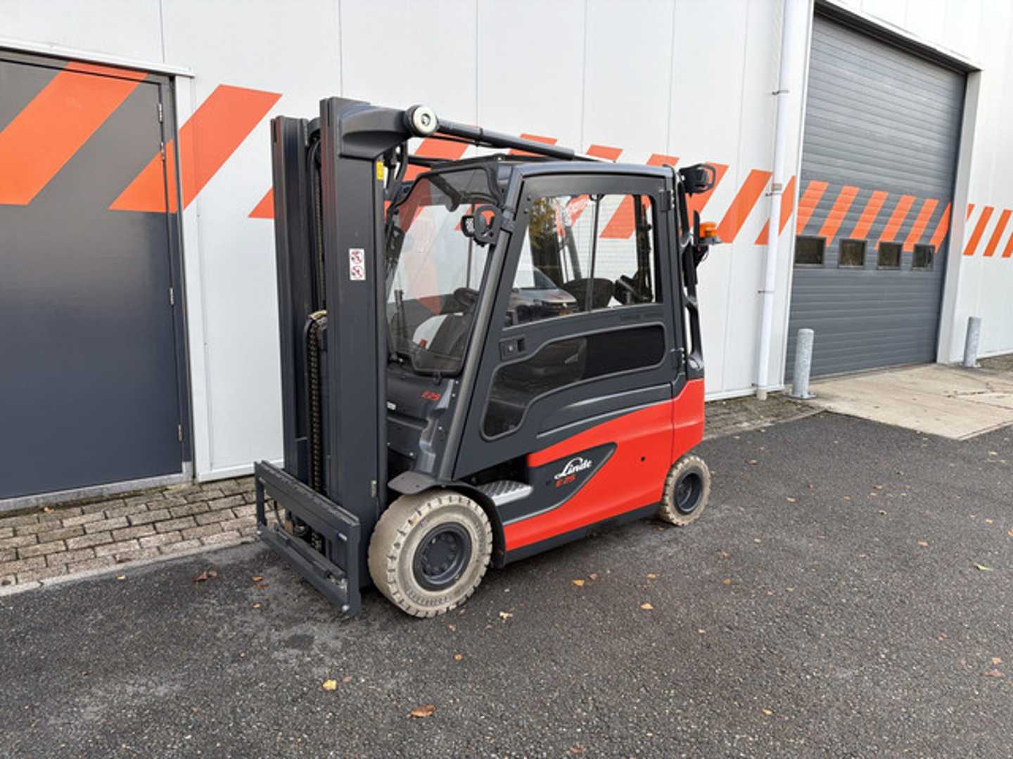 Muletto usato LINDE E25L-01 ELEKTRO VIERRADFRONTSTAPLER (13075317)