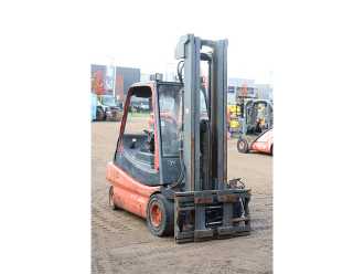 Muletto usato LINDE E30-02 ELEKTRO VIERRADFRONTSTAPLER (13041186)