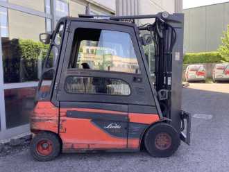 Muletto usato LINDE E30L-01 ELEKTRO VIERRADFRONTSTAPLER (13042934)