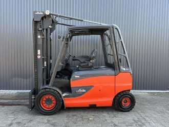 Muletto usato LINDE E50HL-01 ELEKTRO VIERRADFRONTSTAPLER (13032315)