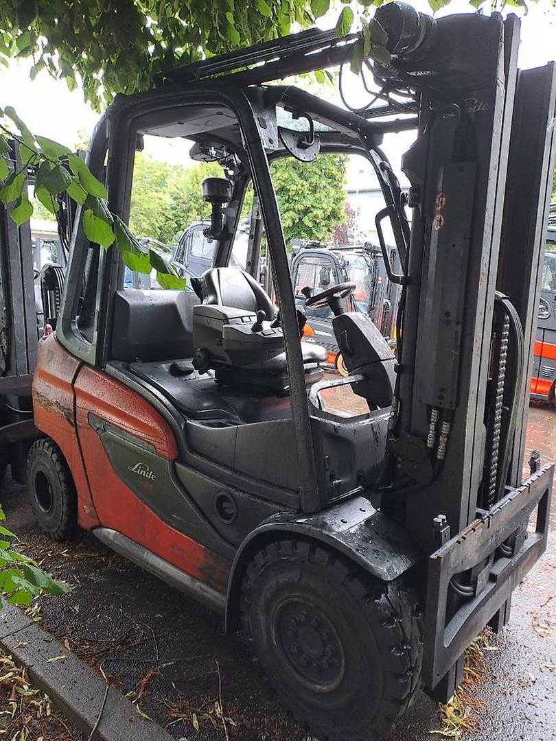 Muletto usato LINDE H25/600 D: 2,5t (EU5) DIESEL VIERRADFRONTSTAPLER (13049538)
