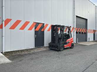 Muletto usato LINDE H30D-01 DIESEL VIERRADFRONTSTAPLER (13075314)