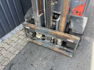 Muletto usato LINDE H30D-02 DIESEL VIERRADFRONTSTAPLER (13065752)