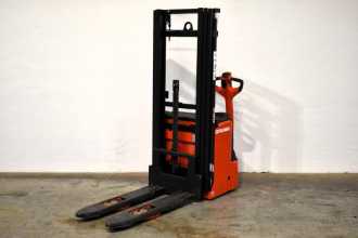 Muletto usato LINDE L 12 B 4596-00 ELEKTRO HOCHHUBWAGENDEICHSEL (13025228)