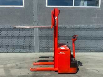 Muletto usato LINDE L 12 Baujahr 1995 Akku 2005 Ladegerät Integriert ELEKTRO HOCHHUBWAGENDEICHSEL (13055405)