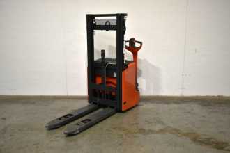 Muletto usato LINDE L 12 i 1172 ELEKTRO HOCHHUBWAGENDEICHSEL (13069491)