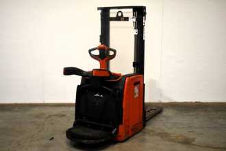 Muletto usato LINDE L 14 AP i 1173-01 ELEKTRO HOCHHUBWAGENFAHRERSTAND (13021748) backdrop