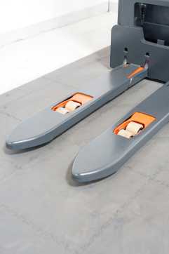 Muletto usato LINDE L 16 1173-01 ELEKTRO HOCHHUBWAGENDEICHSEL (13037602)