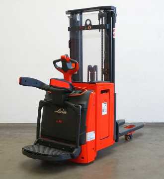 Muletto usato LINDE L 16 AP i 1173-01 ELEKTRO HOCHHUBWAGENFAHRERSTAND (13033954) backdrop