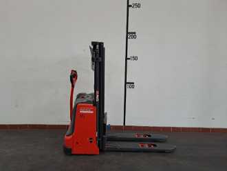 Muletto usato LINDE L10 B ELEKTRO HOCHHUBWAGENDEICHSEL (13042775) backdrop