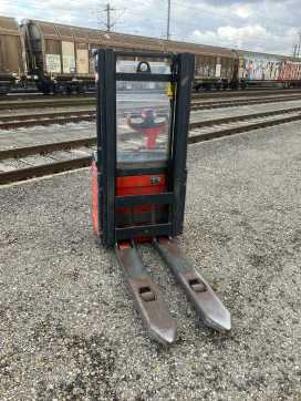 Muletto usato LINDE L10 ELEKTRO HOCHHUBWAGENDEICHSEL (13055643)
