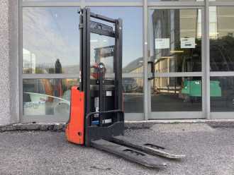 Muletto usato LINDE L12 ELEKTRO HOCHHUBWAGENDEICHSEL (13070935)