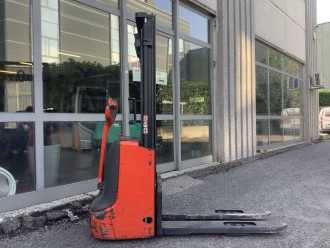 Muletto usato LINDE L12 ELEKTRO HOCHHUBWAGENDEICHSEL (13070935)