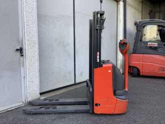 Muletto usato LINDE L12 ELEKTRO HOCHHUBWAGENDEICHSEL (13070936)