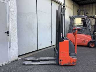 Muletto usato LINDE L12 ELEKTRO HOCHHUBWAGENDEICHSEL (13073131)