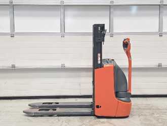 Muletto usato LINDE L12 ELEKTRO HOCHHUBWAGENDEICHSEL (13074786)