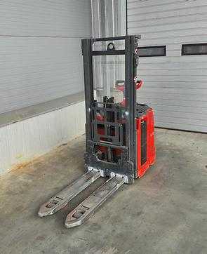 Muletto usato LINDE L12L AP - 133 ELEKTRO HOCHHUBWAGENMANUELLELEKTRISCH (13069343)