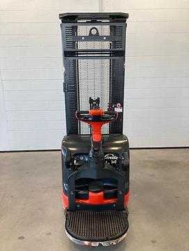 Muletto usato LINDE L14APi/372 ELEKTRO HOCHHUBWAGENFAHRERSTAND (12418649)