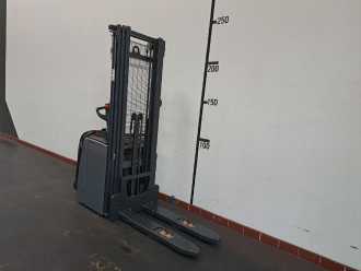 Muletto usato LINDE L16 AP : 1.6t (1173-01) ELEKTRO HOCHHUBWAGENFAHRERSTAND (13056297)