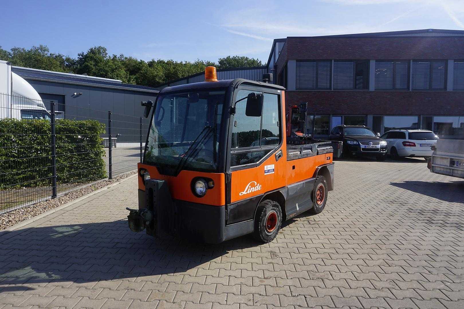 Muletto usato LINDE P 250 - 2022er Batterie ELEKTRO SCHLEPPER (13060126)
